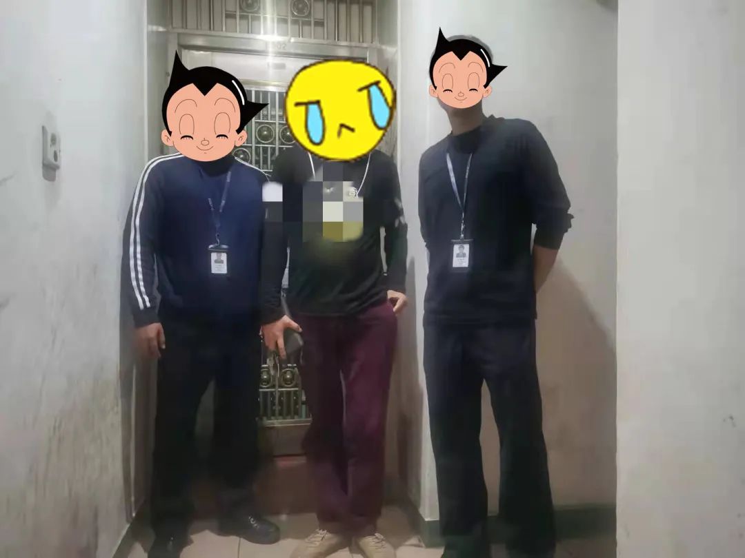 DƬ